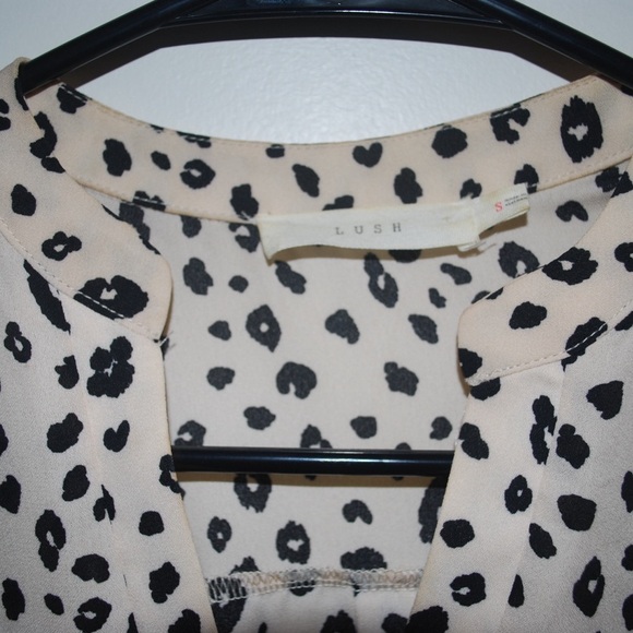 Lush Long Sleeve Hi-Lo blouse - Picture 2 of 5